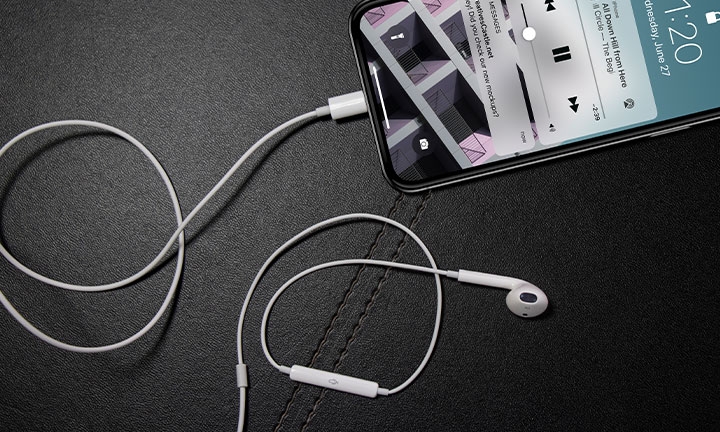 Mono Earphone with Lightning Connector - Image 3